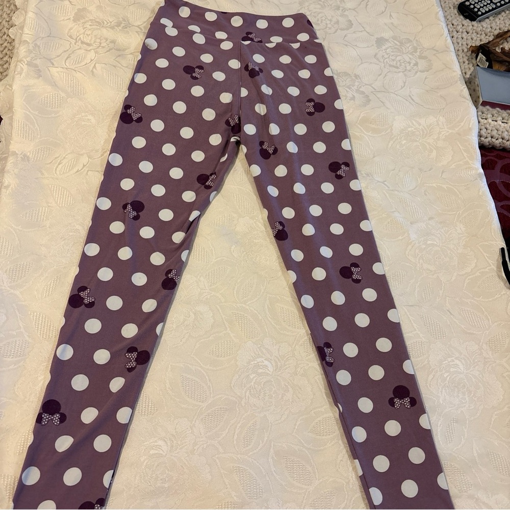 LuLaRoe girls Disney purple Minnie Mouse white polkadotted leggings, size tween